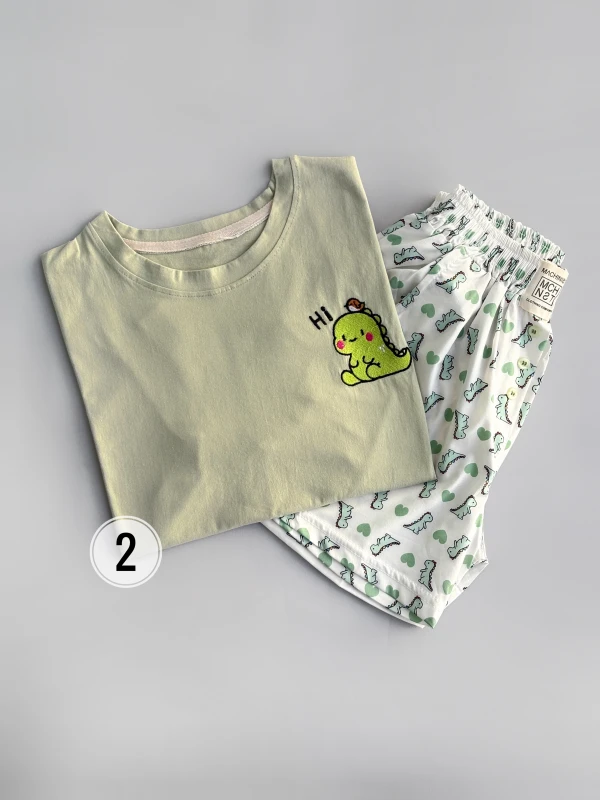 ست تیشرت شورتک طرح میکس 1300