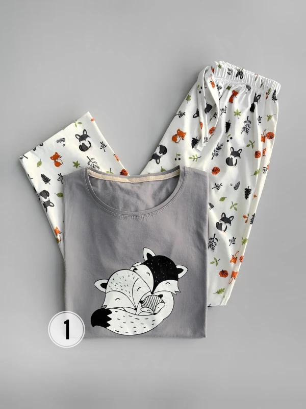 ست تیشرت شلوار طرح میکس 1304