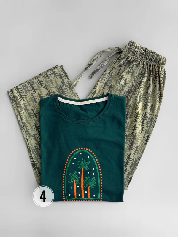 ست تیشرت شلوار طرح میکس 1304