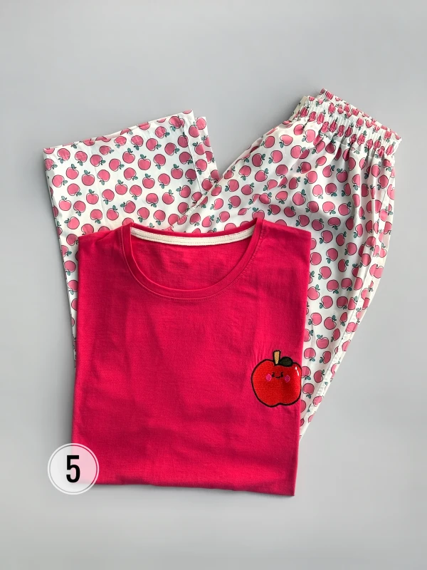 ست تیشرت شلوار طرح میکس 1383