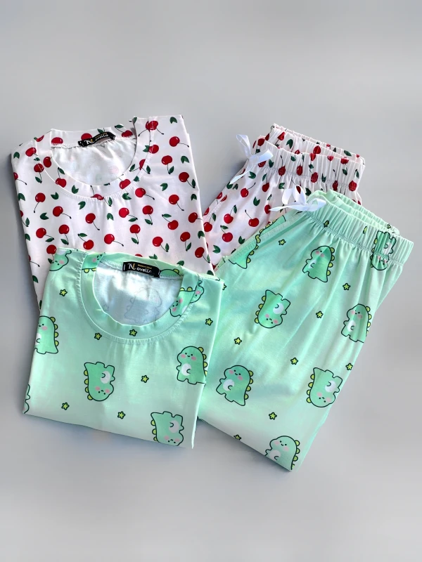 ست تیشرت شلوار تمام چاپ طرح میکس