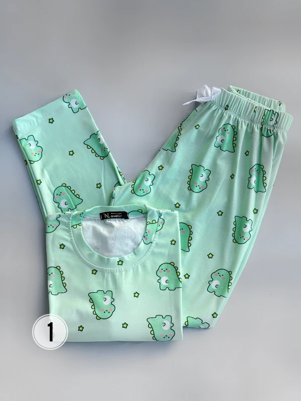 ست تیشرت شلوار تمام چاپ طرح میکس