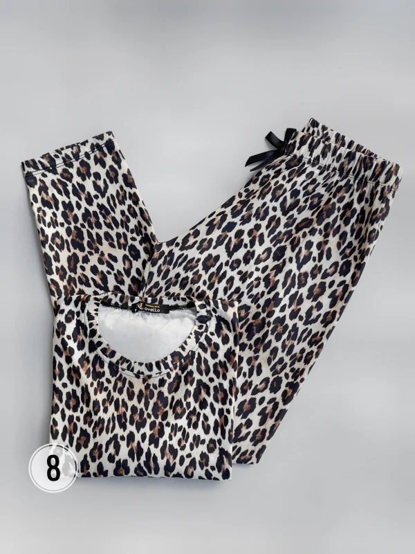 ست تیشرت شلوار تمام چاپ طرح میکس